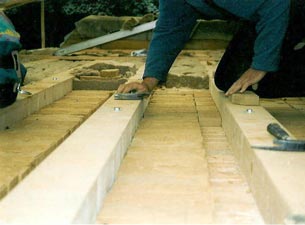 Gebälkausfachung mit Lehm